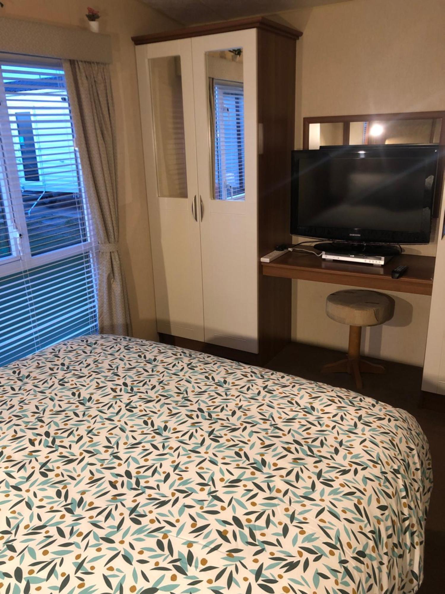 Two X 8 Berth Static Caravan On Lyons Robin Hood Rhyl North Wales Meliden Экстерьер фото