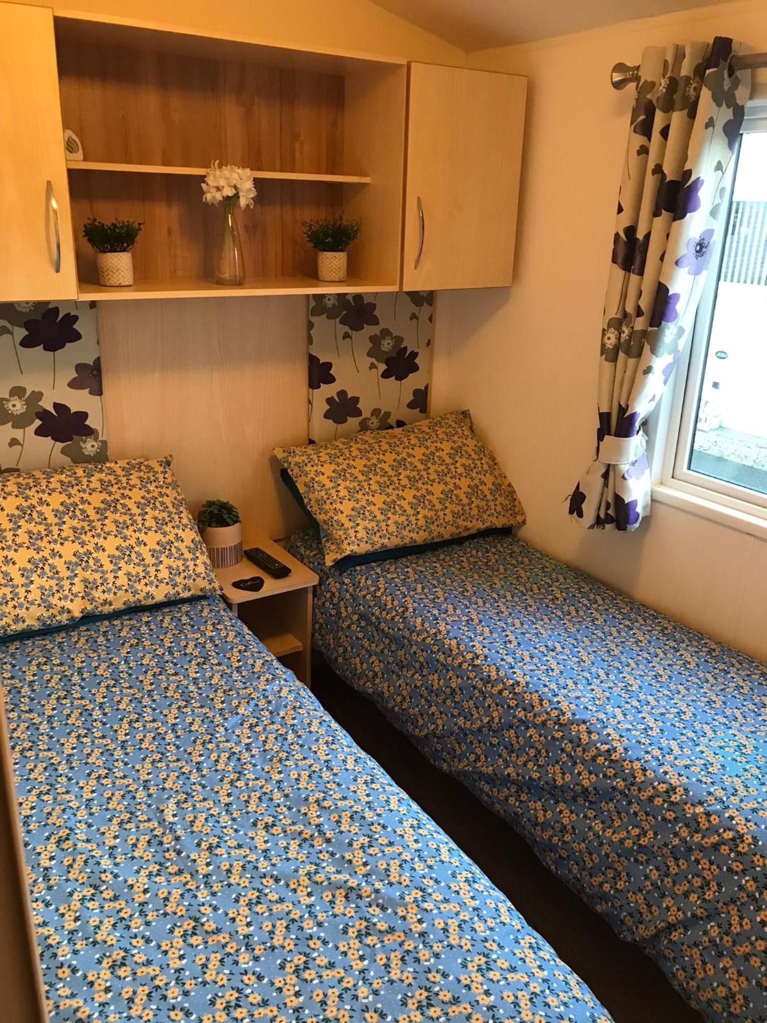 Two X 8 Berth Static Caravan On Lyons Robin Hood Rhyl North Wales Meliden Экстерьер фото